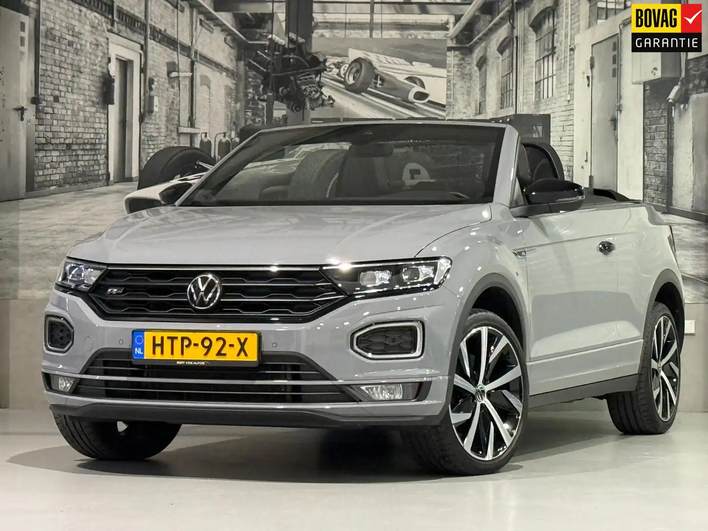 Volkswagen T-Roc Cabrio 1.5 TSI R-Line *Moonstone Grey* Grijs - 1