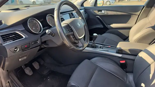 Peugeot Unknown Model view 8