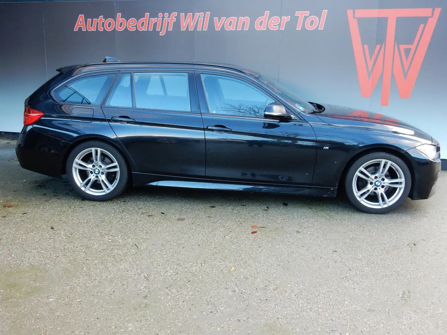 BMW 316 3-serie Touring 316i M-SPORT | AUTOMAAT | NAVIGATI Zwart - 1