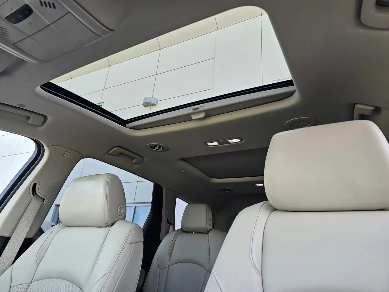Buick Enclave снимка Buick Enclave