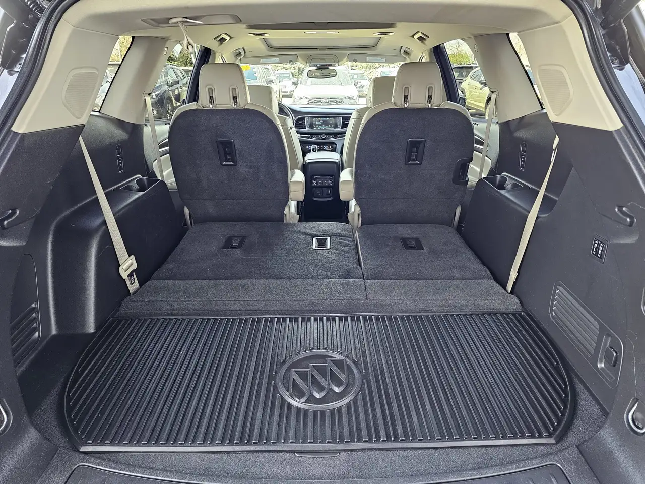 Buick Enclave снимка Buick Enclave