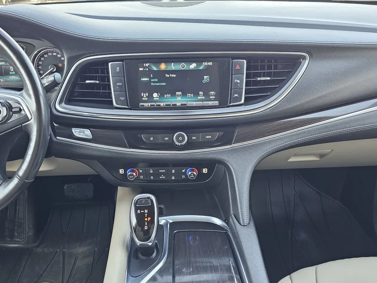 Buick Enclave снимка Buick Enclave