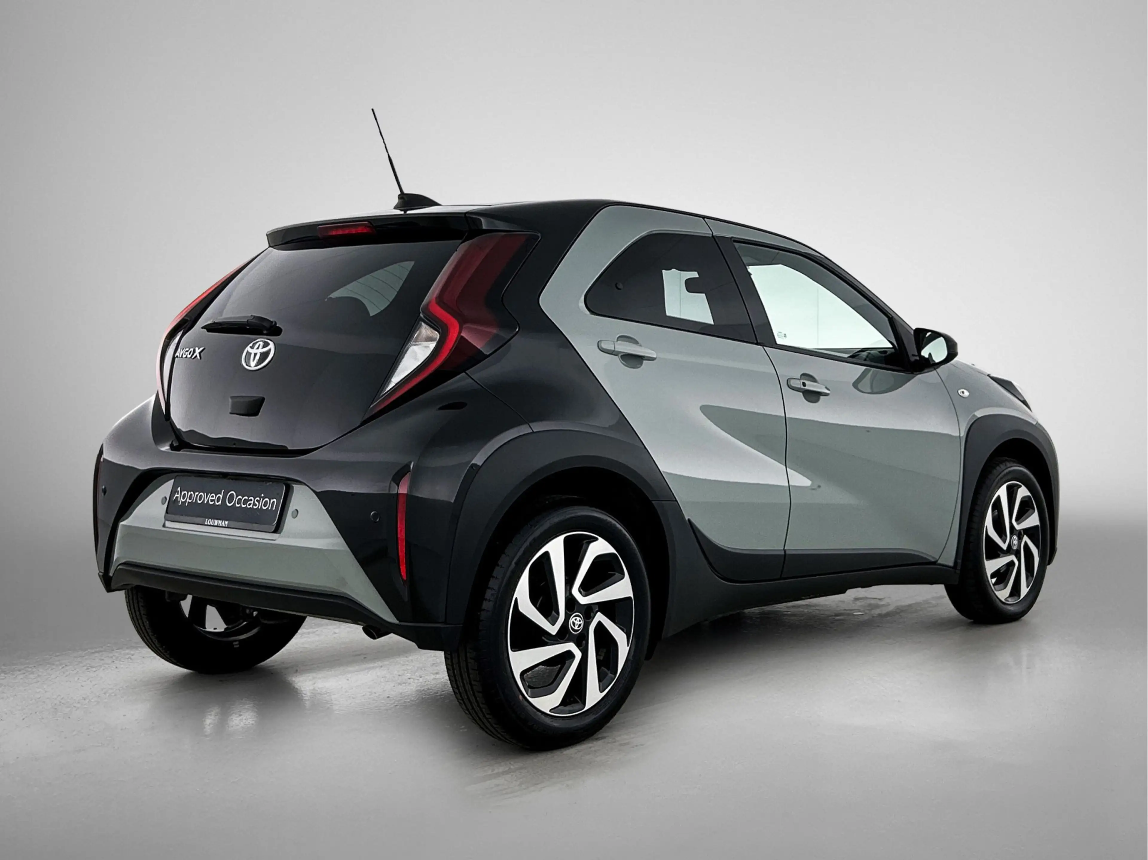 Toyota Aygo X 1.0 VVT-i S-CVT Pulse + | BTW Voertuig | Parkeerse — photo 2
