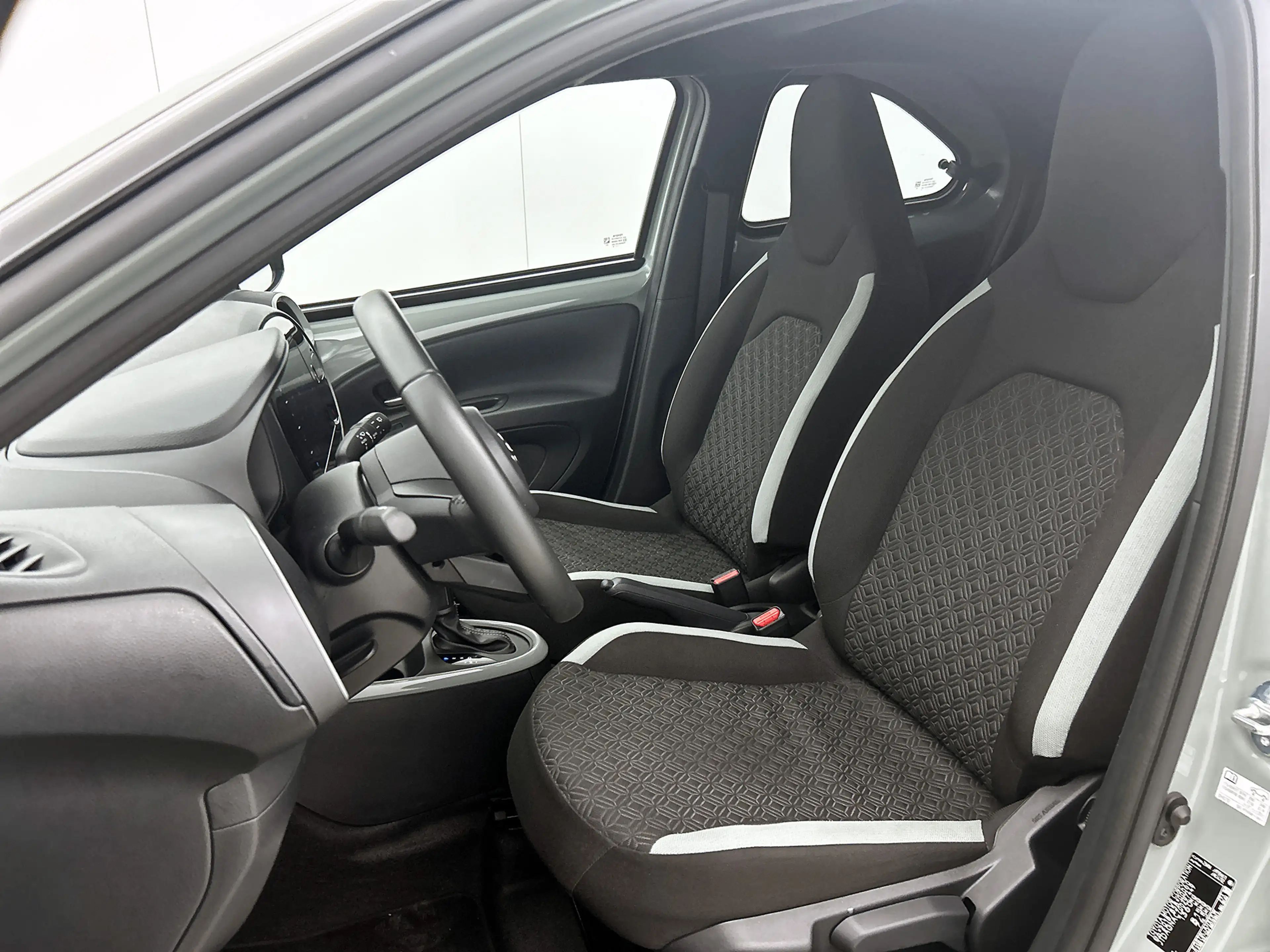 Toyota Aygo X 1.0 VVT-i S-CVT Pulse + | BTW Voertuig | Parkeerse — photo 15