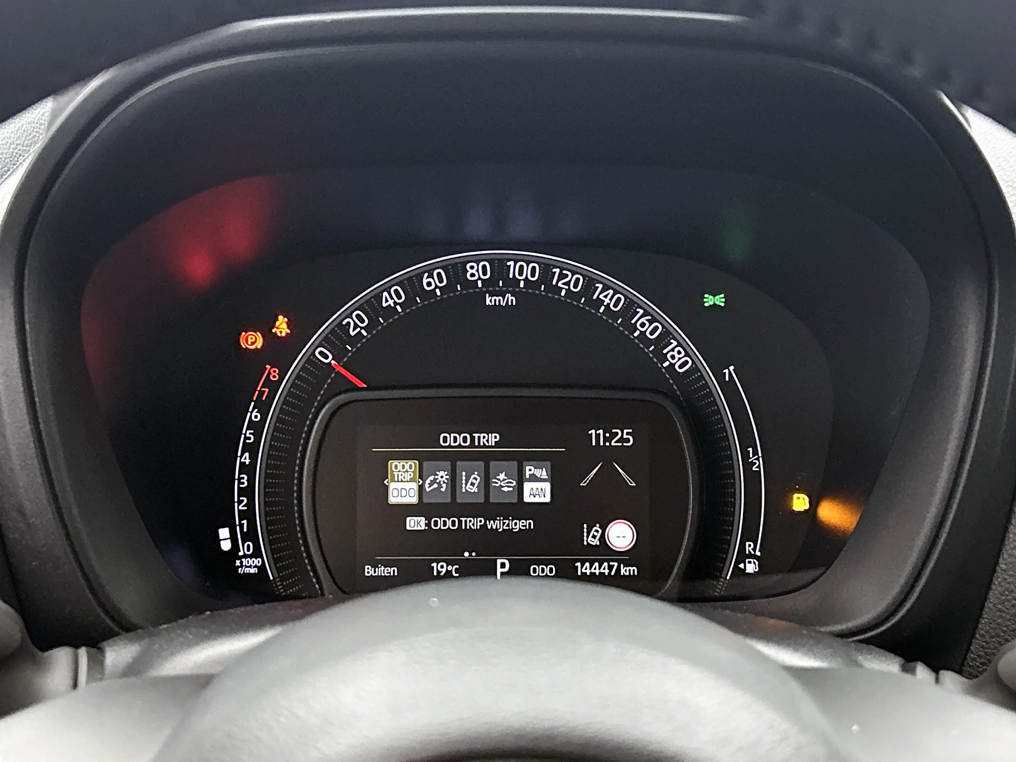 Toyota Aygo X 1.0 VVT-i S-CVT Pulse + | BTW Voertuig | Parkeerse — photo 5
