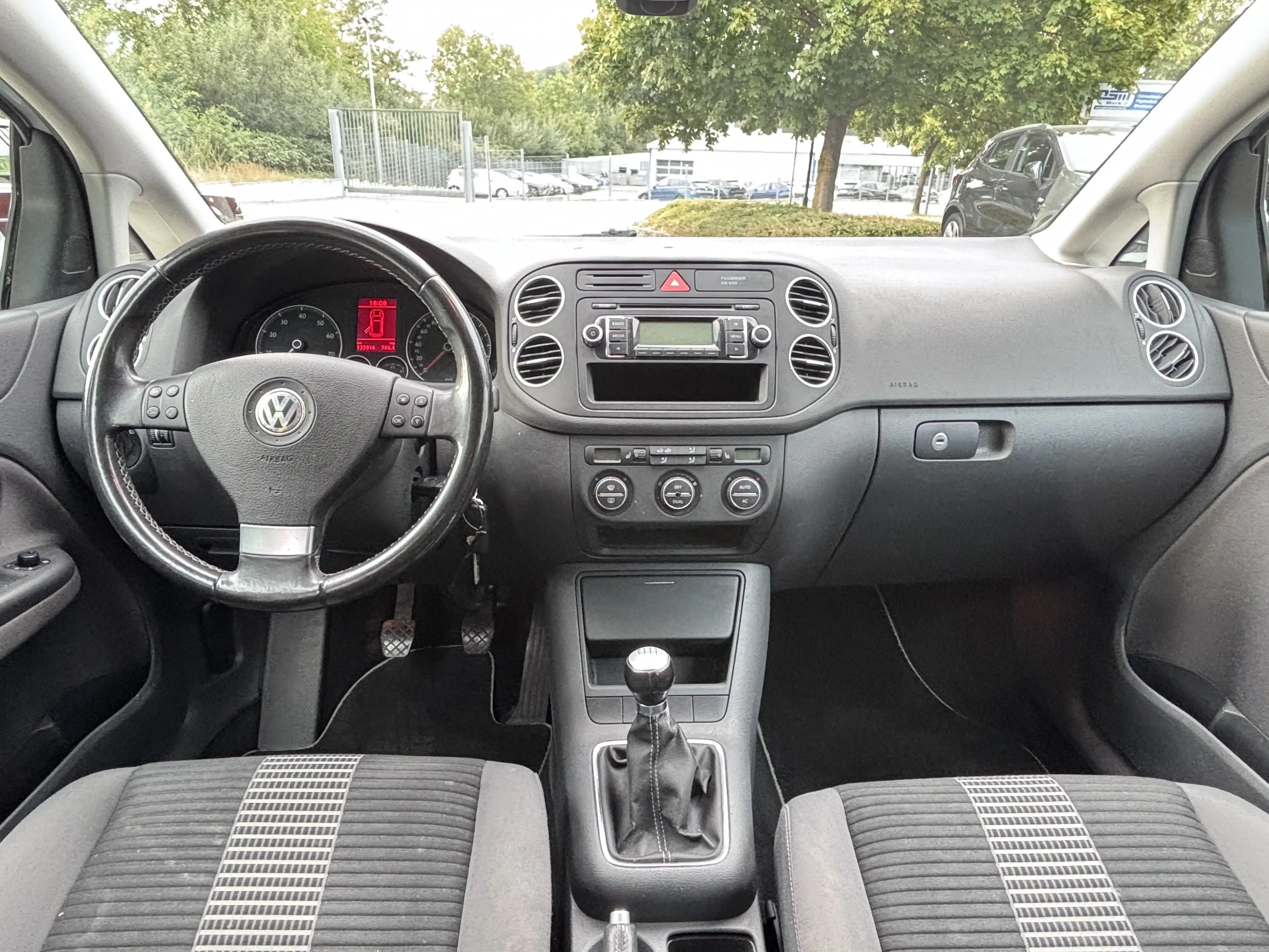 Volkswagen Golf Plus 1.4 16V United*2.HAND-EURO 4-ALU-WR-SHZ* — photo 12