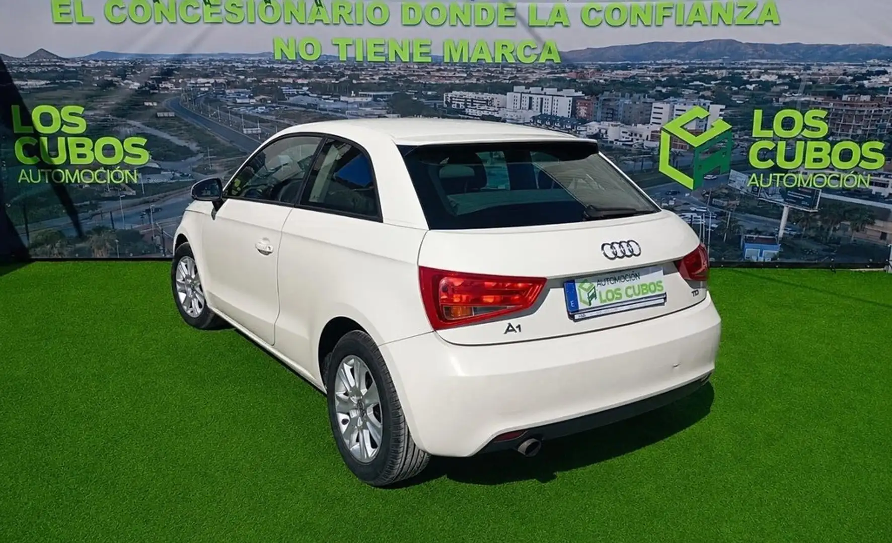 Audi A1 1.6TDI Ambition 90 Blanco - 2