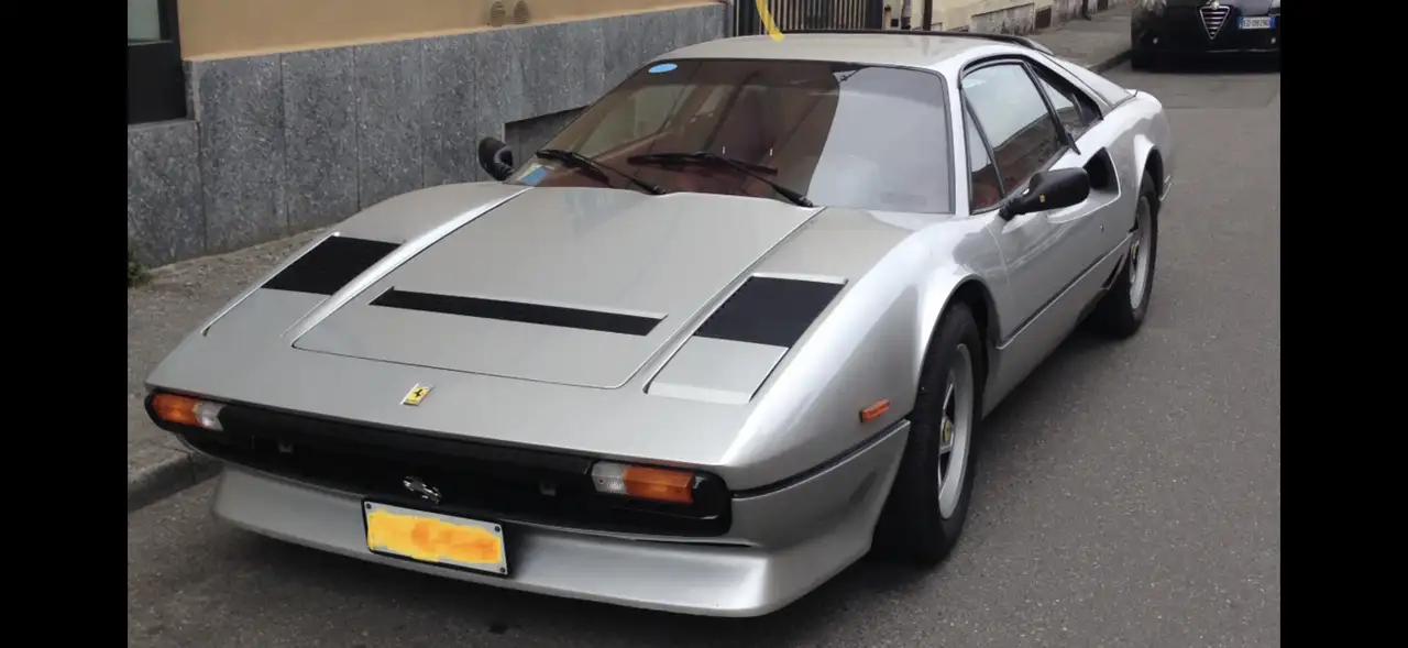 Ferrari 208 GTB TURBO, foto 2
