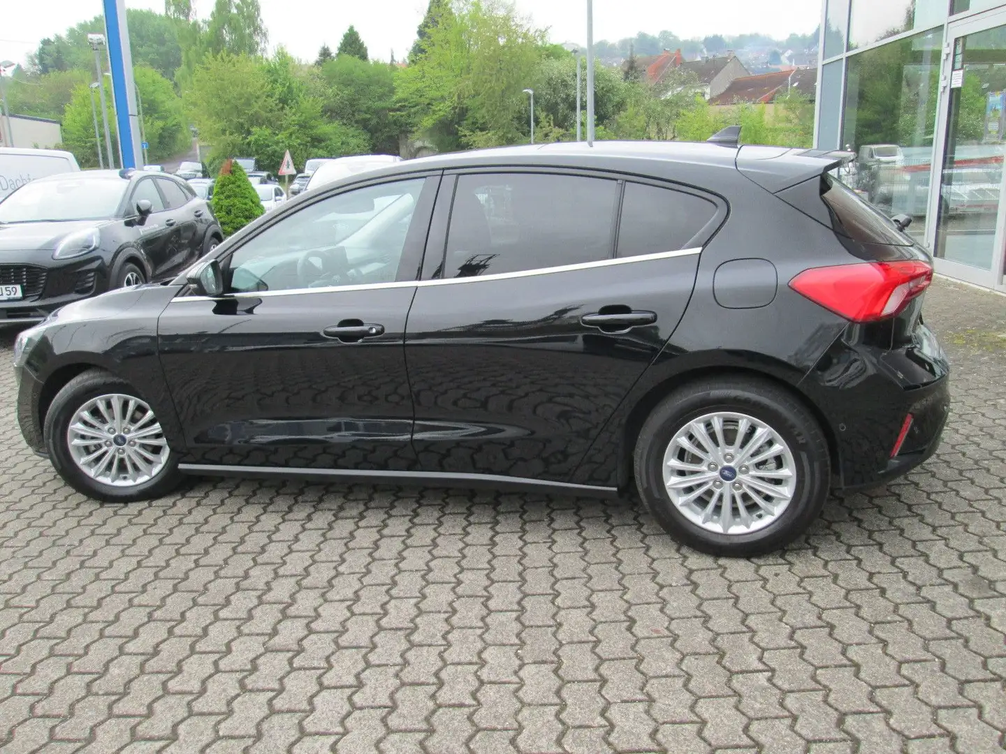 Ford Focus Lim. Titanium X Negro - 2
