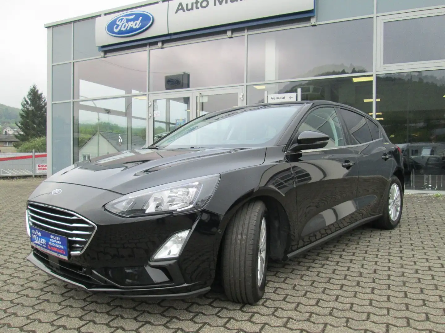 Ford Focus Lim. Titanium X Negro - 1