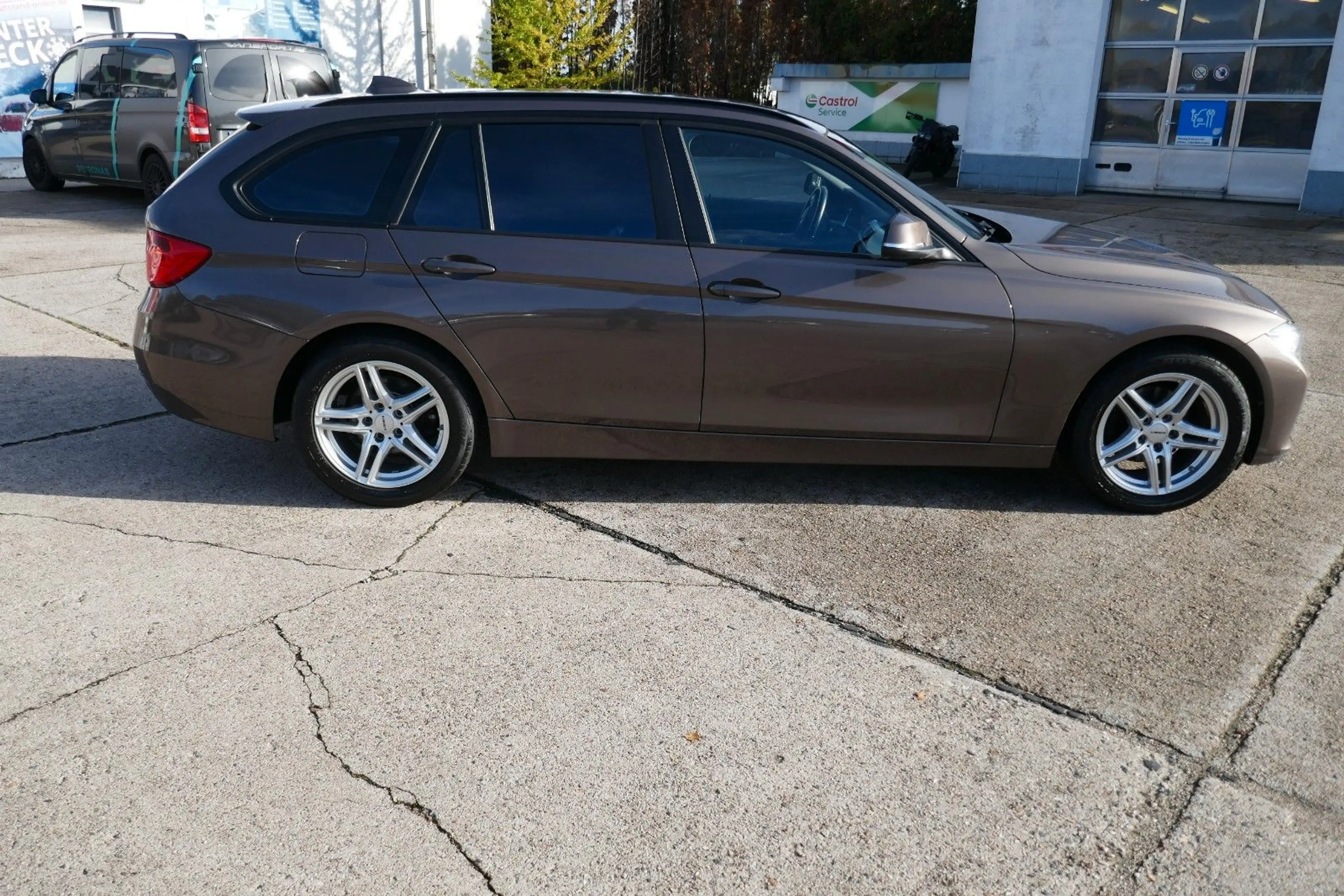 BMW 316 i Touring Xen/Nav/SHZ/PDC — photo 2