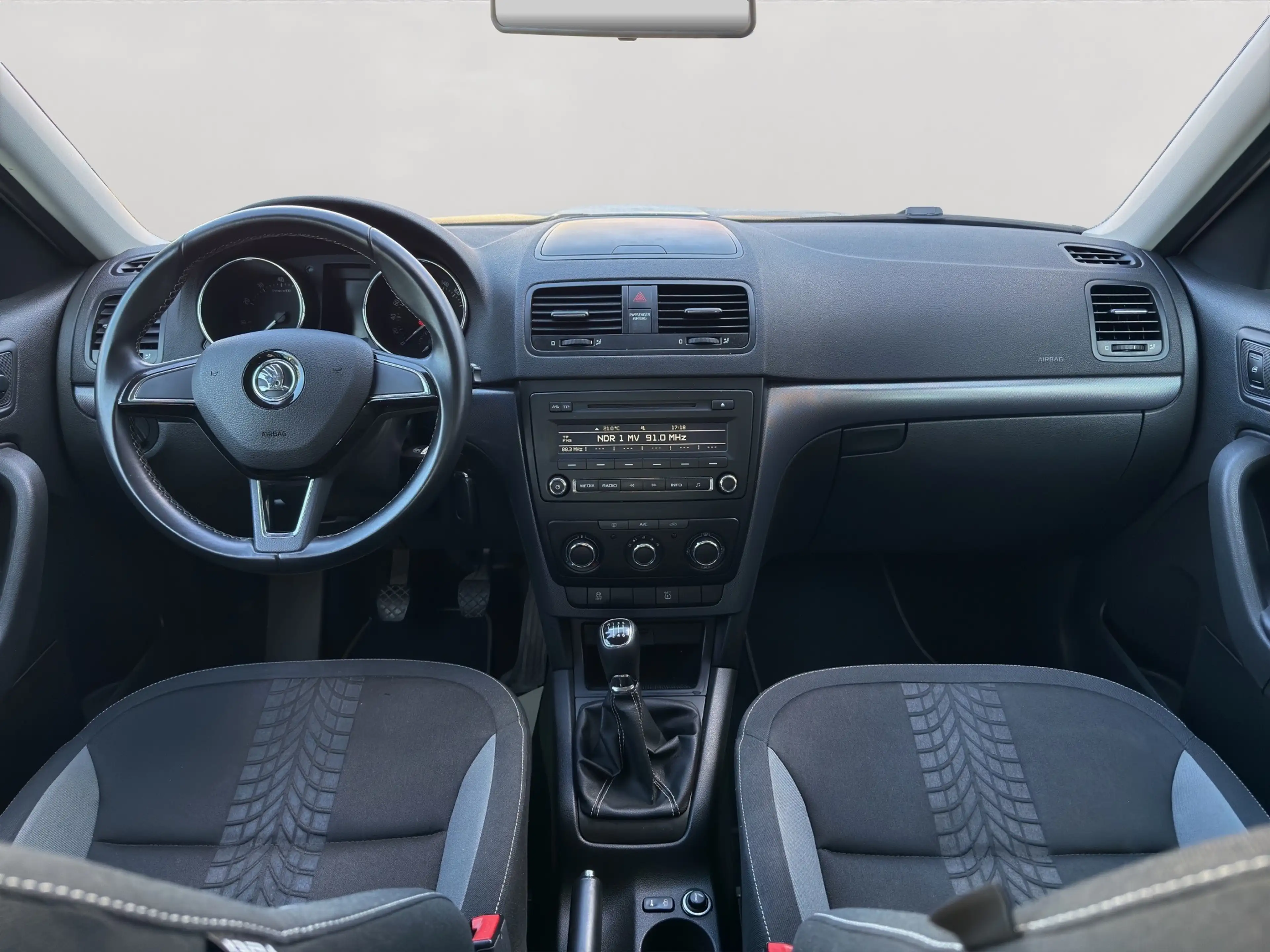 Skoda Yeti Adventure Anhängerkupplung Tempomat Klima — photo 11