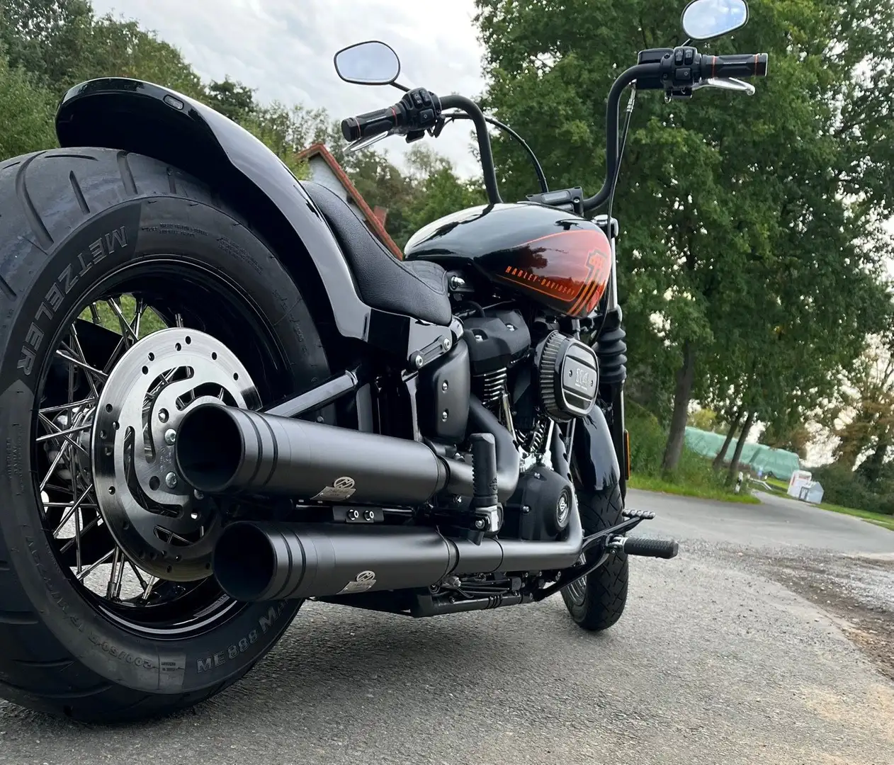 Harley-Davidson Custom Bike Street Bob 114 cui Czarny - 2