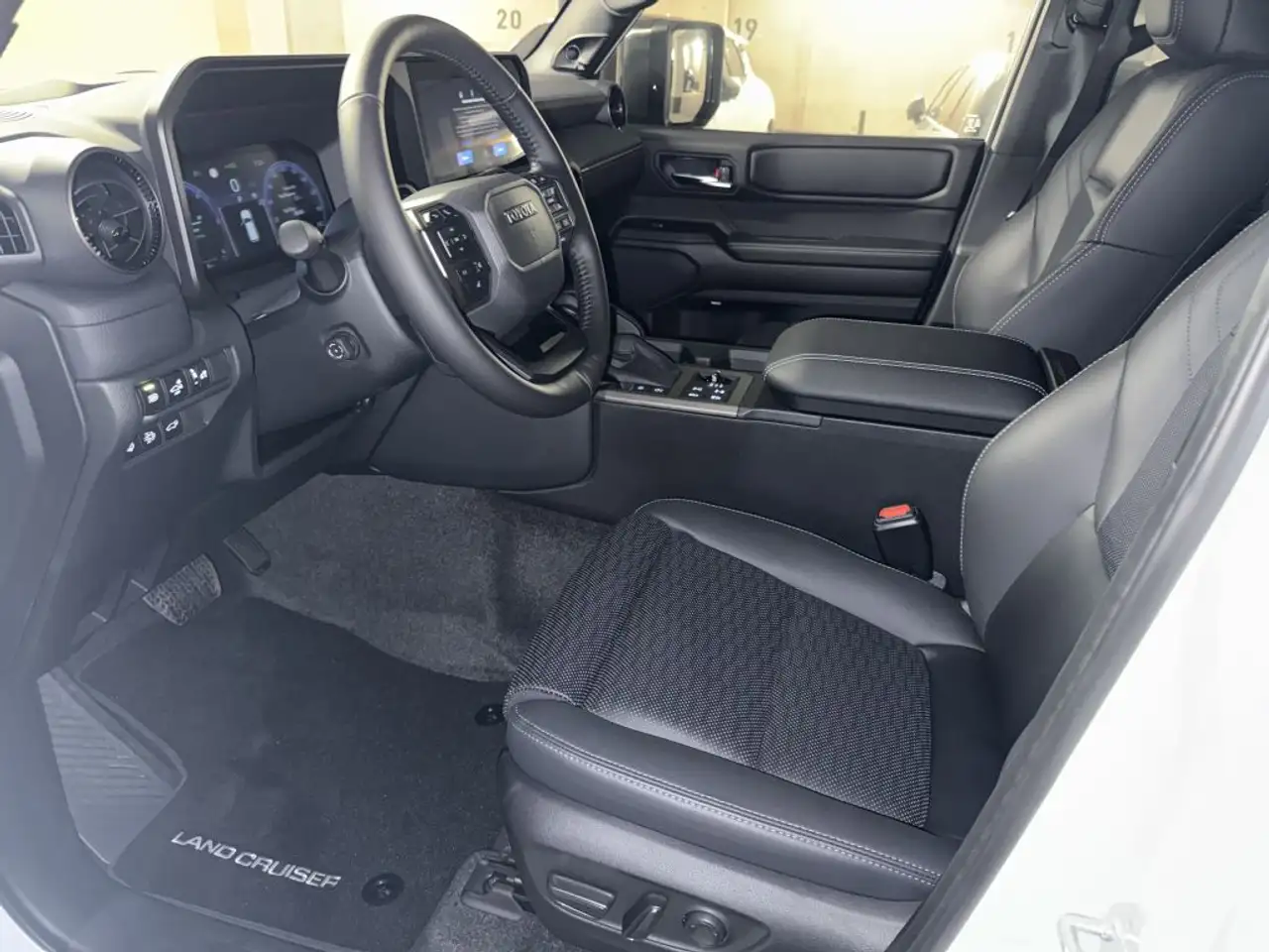 Toyota Land Cruiser 250 Mild-Hybrid Lounge Pano.dach,HUD,360°,sofort, миниатюра 8