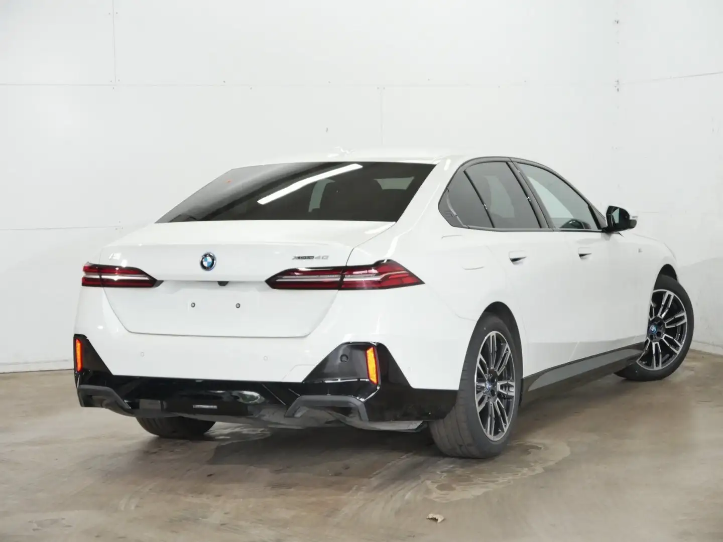 BMW i5 xDrive40 M Sport //Autobahnassistent B&W HUD Weiß - 2