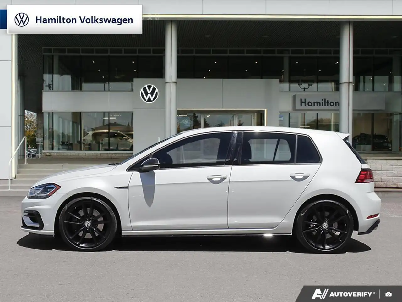 Volkswagen Golf R снимка Volkswagen Golf R