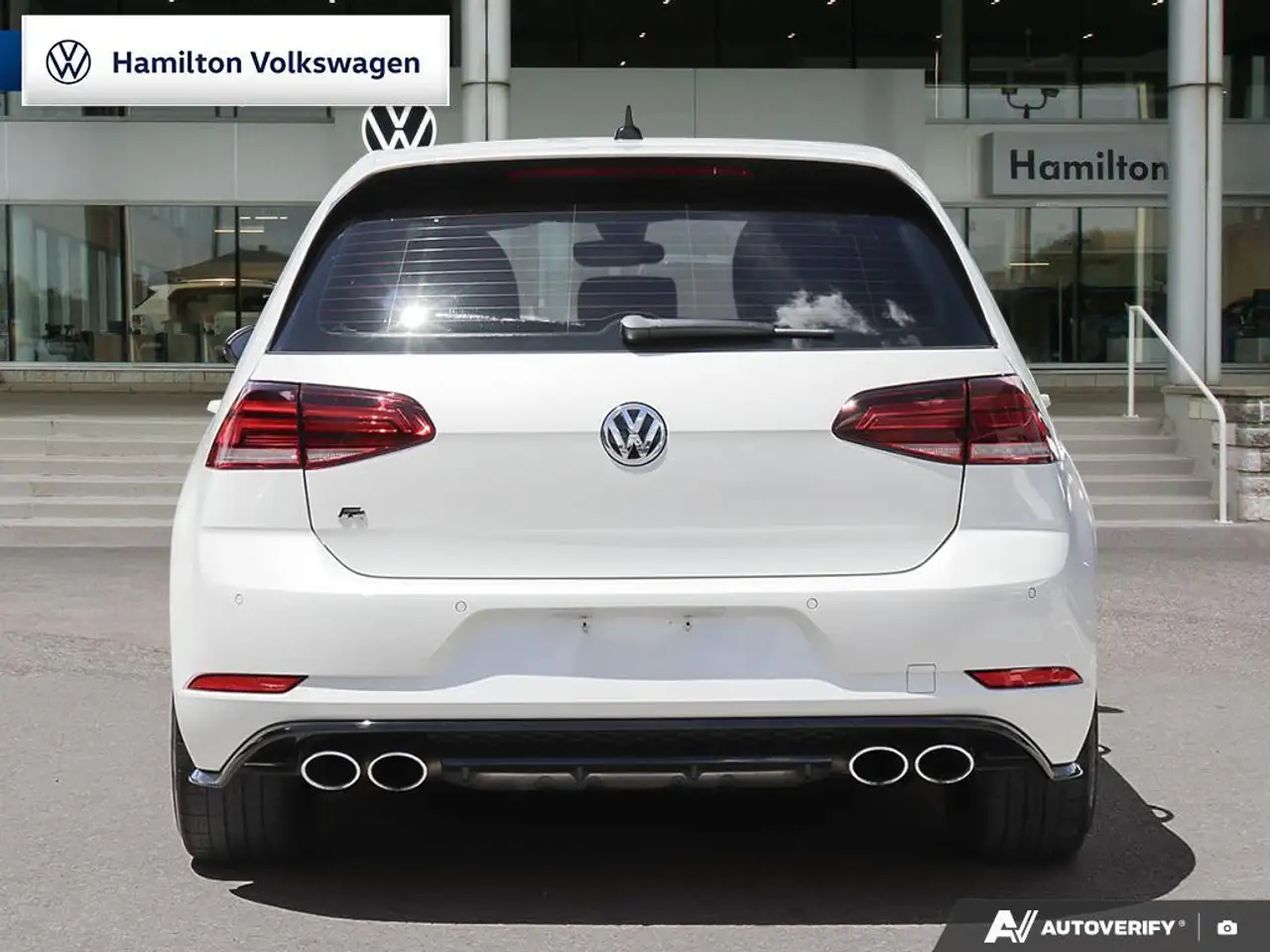 Volkswagen Golf R снимка Volkswagen Golf R