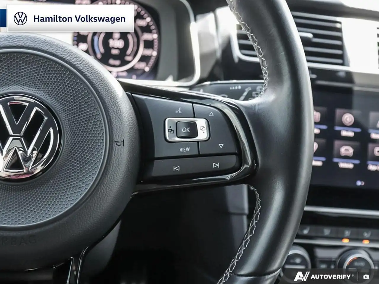 Volkswagen Golf R снимка Volkswagen Golf R