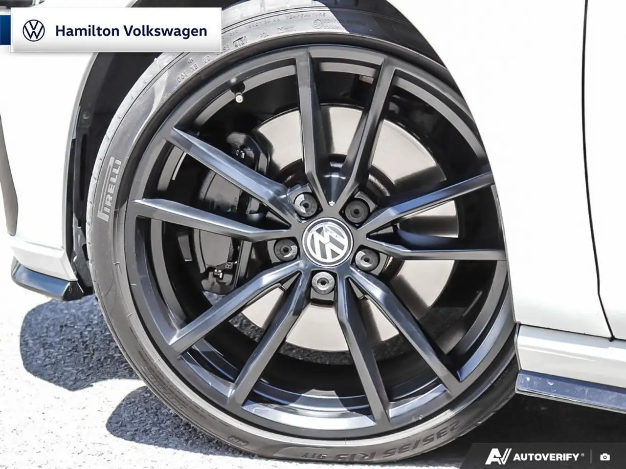 Volkswagen Golf R снимка Volkswagen Golf R