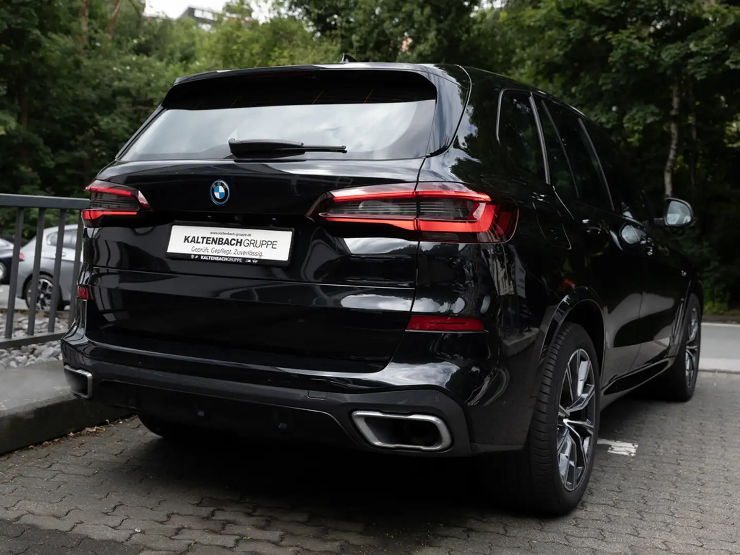 BMW X5 xDrive 45e M-Sportpaket 360° LED ACC W-LAN Zwart - 2