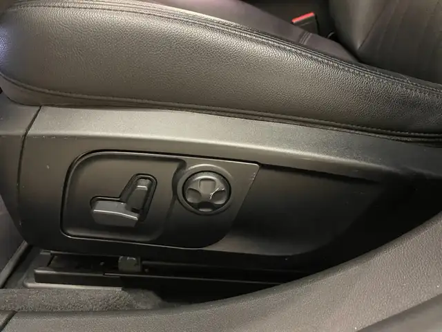 Maserati Ghibli view 11