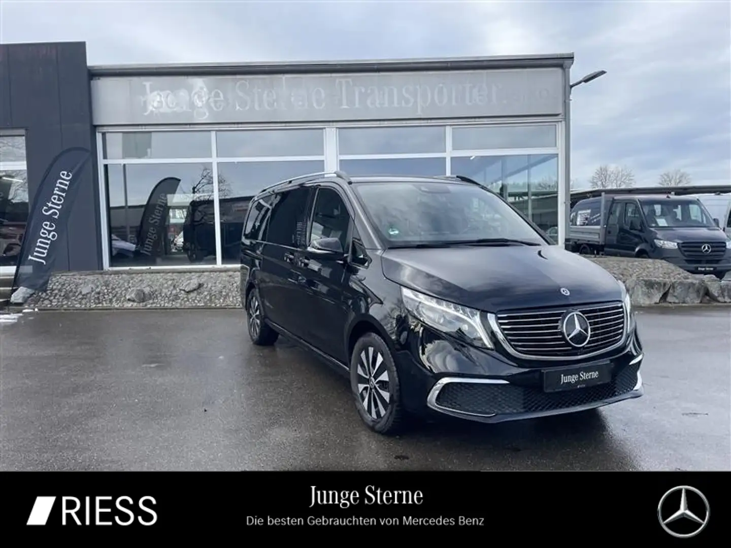 Mercedes-Benz EQV 300 /PANO/MBUX/NAVI/90kWh/DISTRONIC/360°/LED(ILS)/ Schwarz - 1