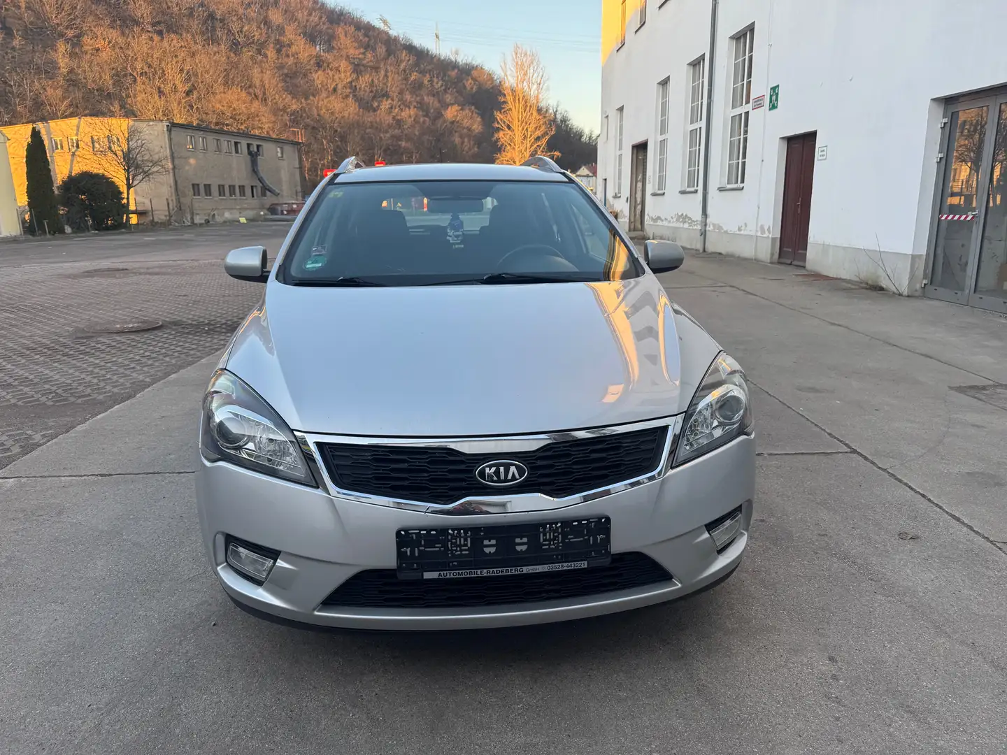 Kia Ceed / cee'd 1.6 KILMA NAVIGATION Silber - 2
