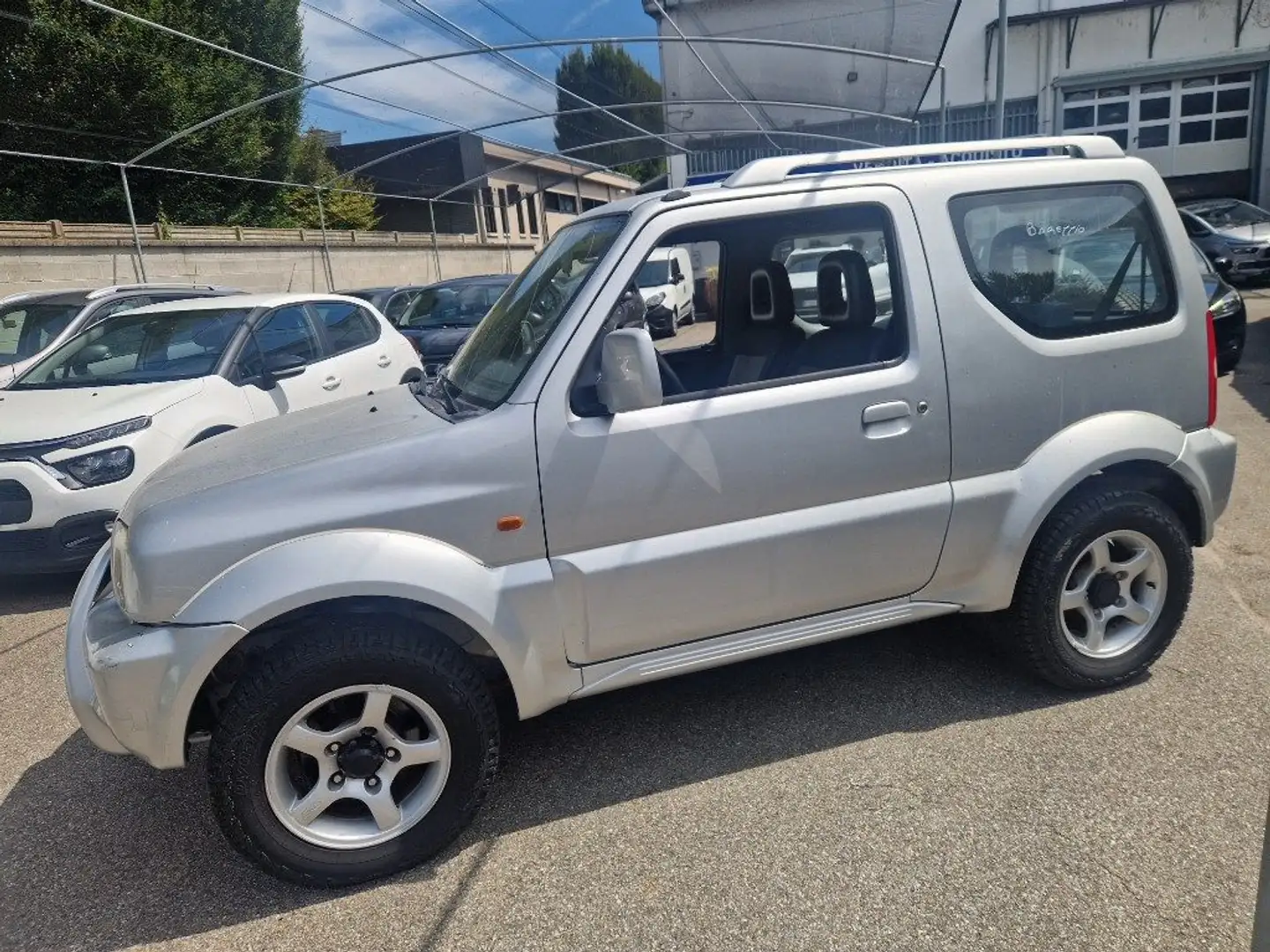 Suzuki Jimny 1.3i 16V cat 4WD JLX Plateado - 1
