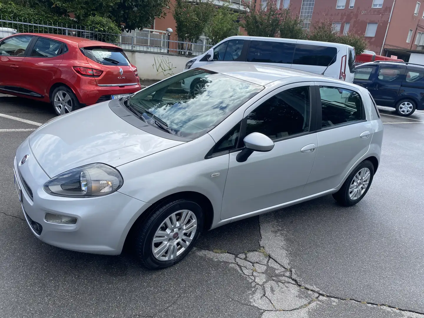 Fiat Punto Evo 5p 1.3 mjt Blue&Me 75cv NEOPATENTATI Argent - 1