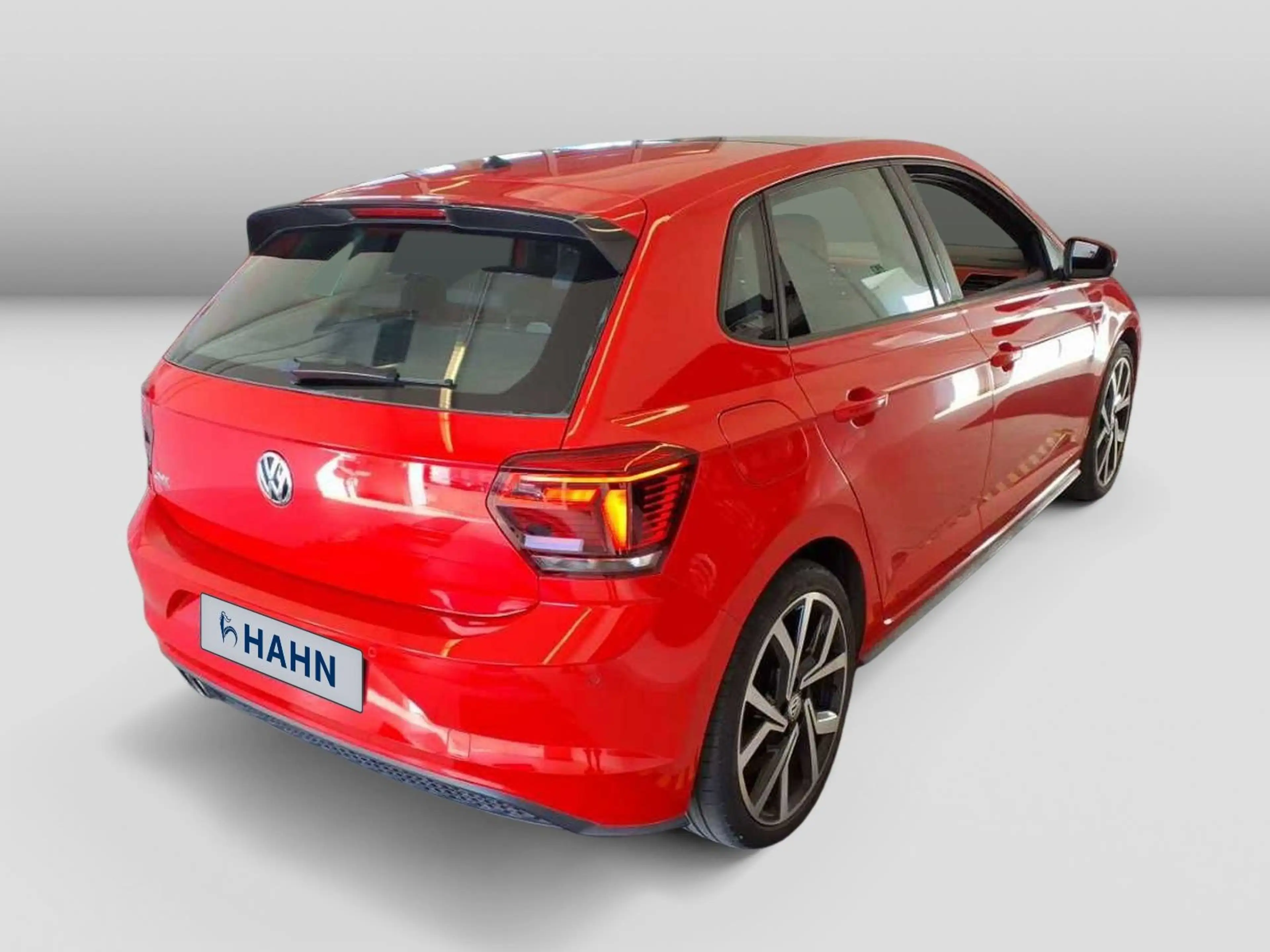 Volkswagen Polo 2.0TSI GTI Pano AppCon LED beats Climatr — photo 4