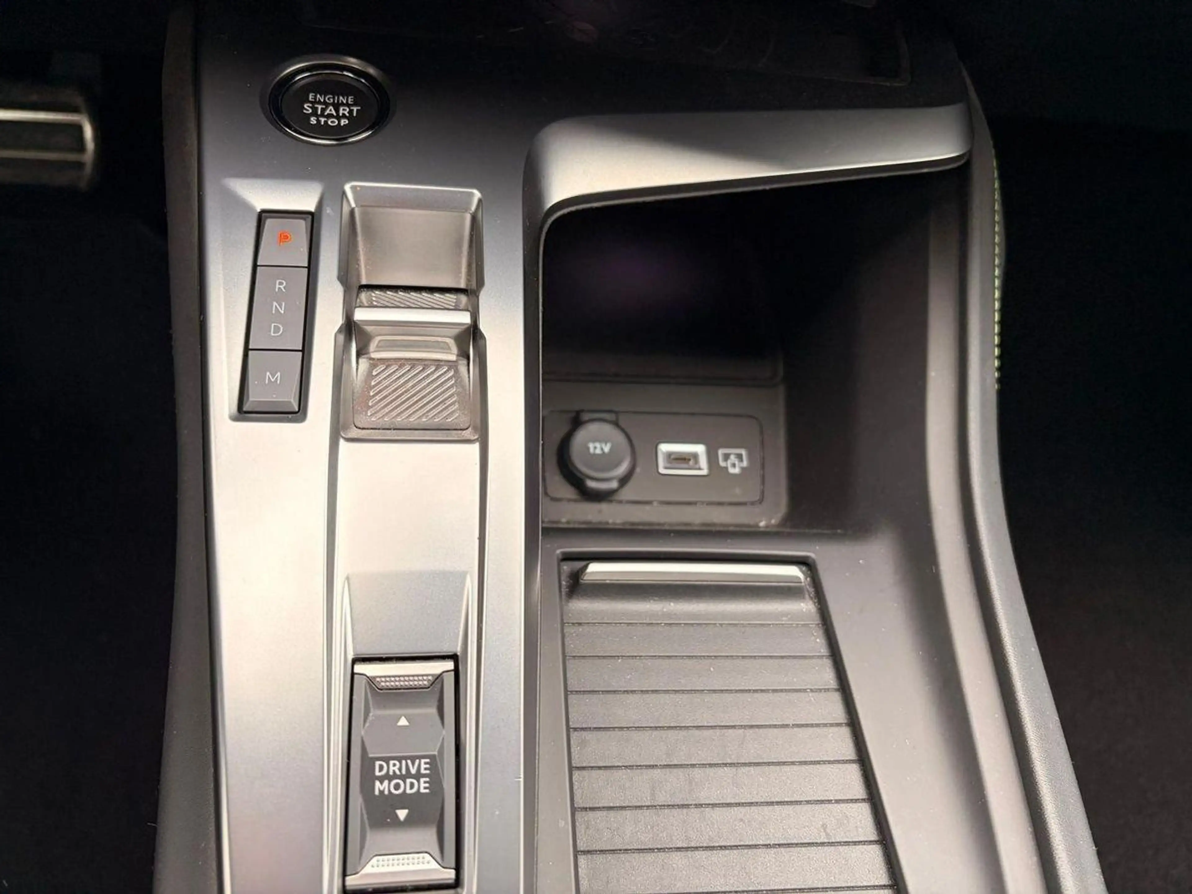 Peugeot 408 GT 130 *PANORAMADACH*360°KAMERA* — photo 13