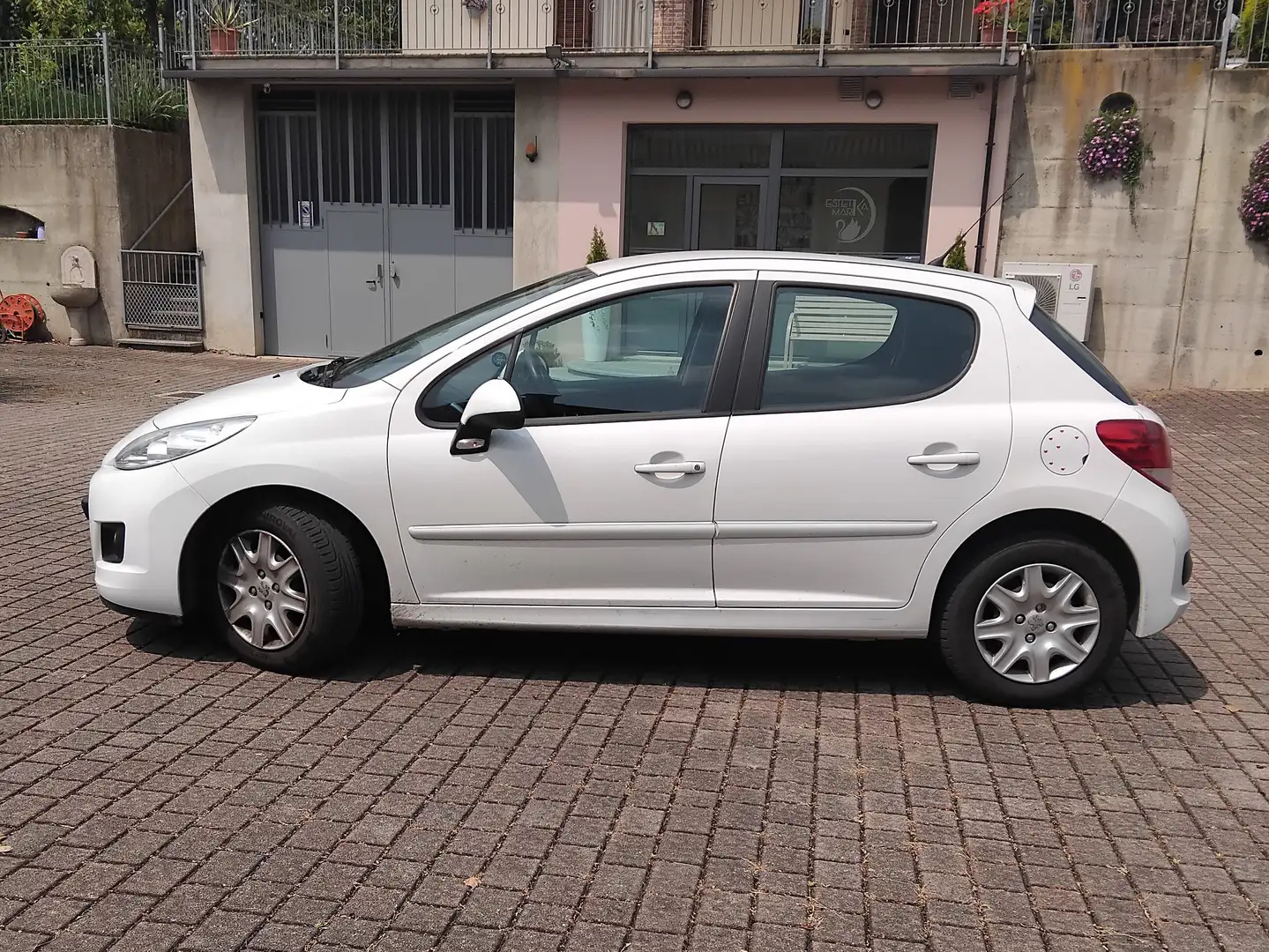 Peugeot 207 207 5p 1.4 hdi 8v Allure 70cv Blanco - 1