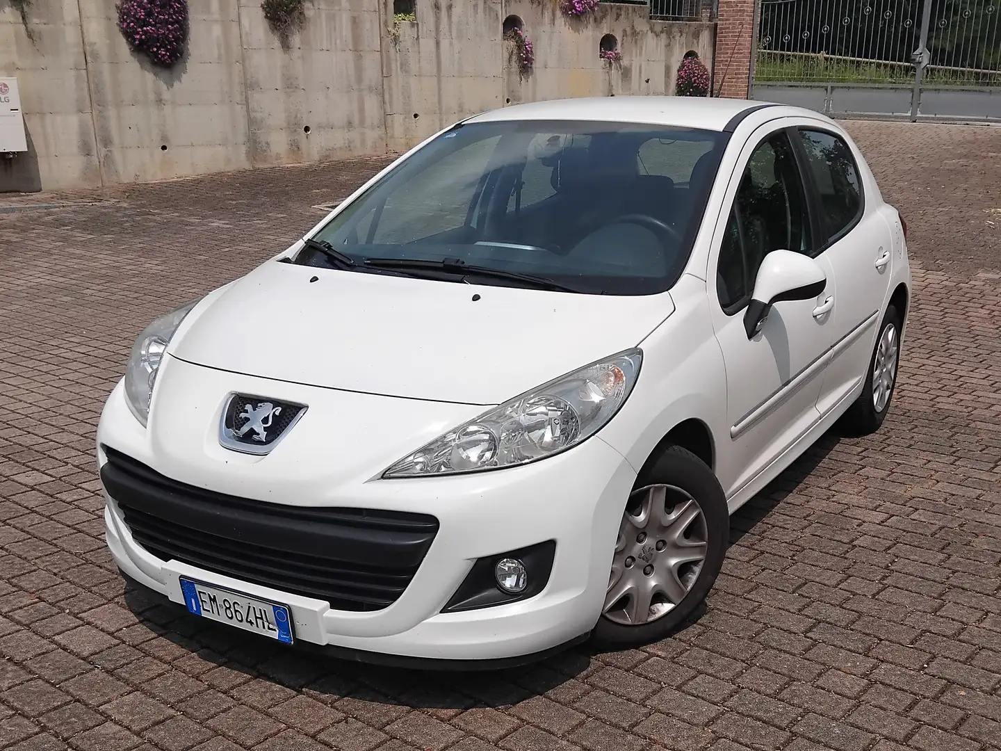 Peugeot 207 207 5p 1.4 hdi 8v Allure 70cv Blanco - 2