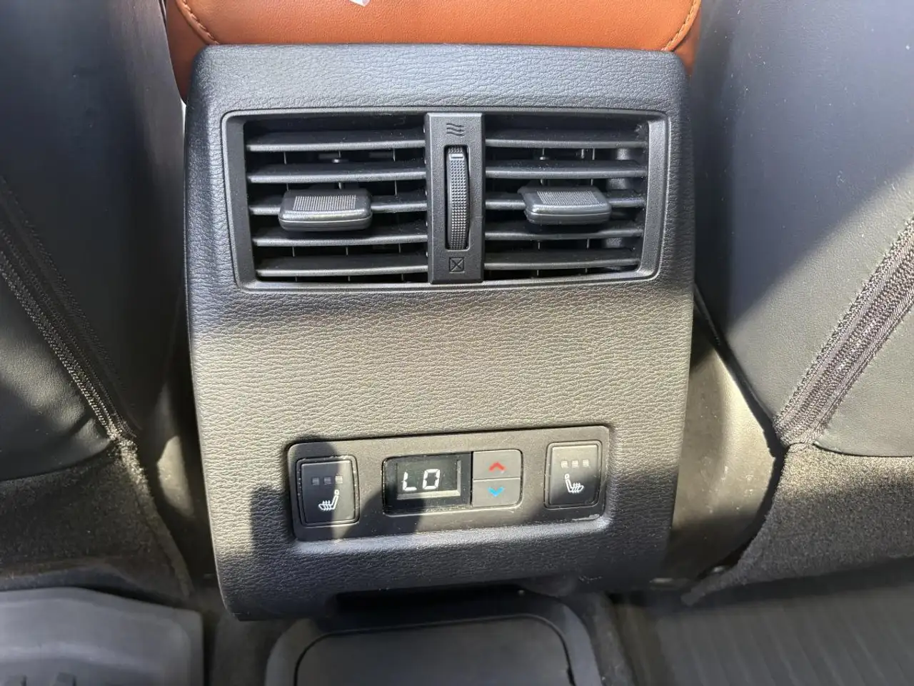 Mitsubishi Outlander снимка Mitsubishi Outlander