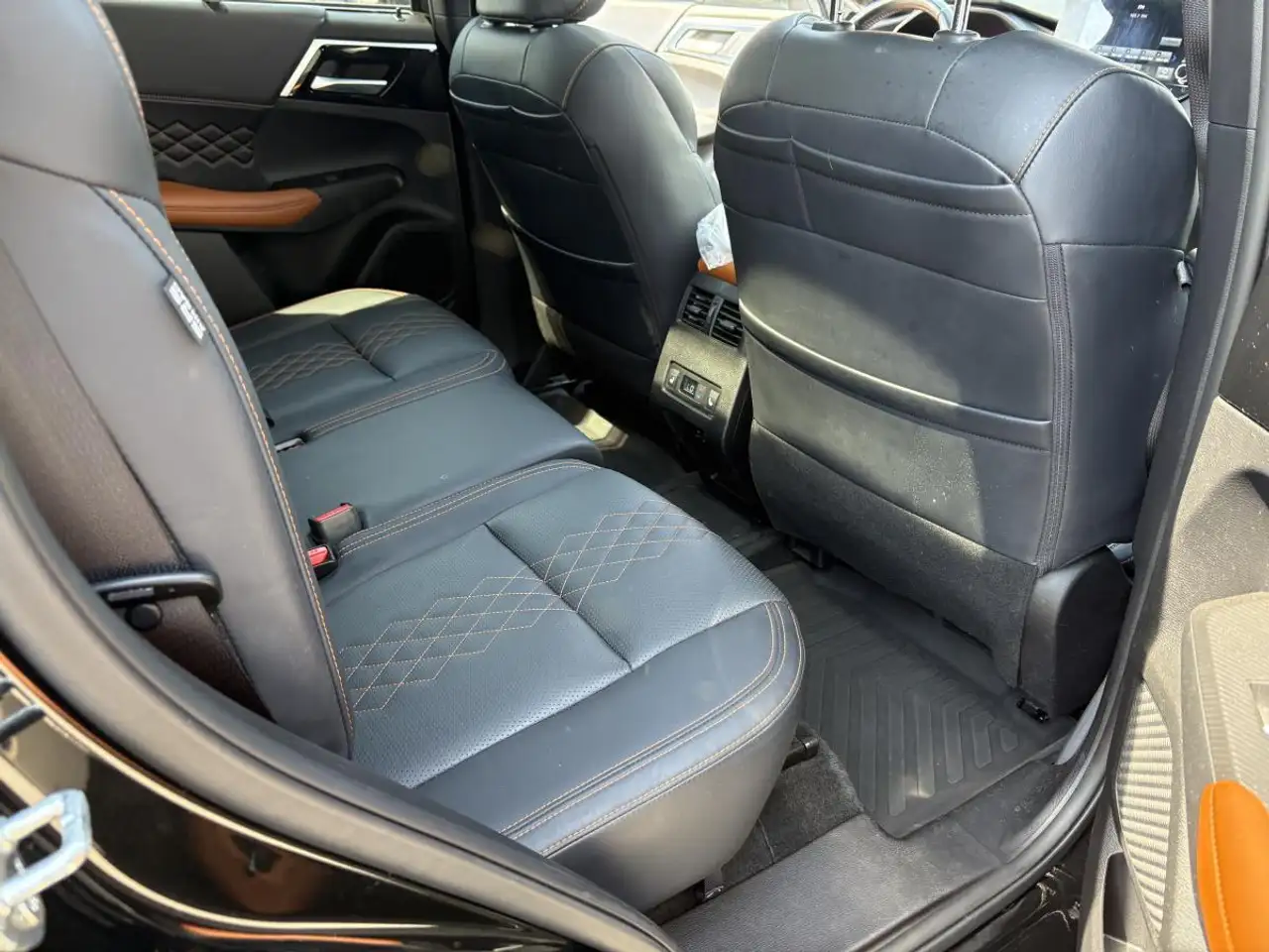 Mitsubishi Outlander снимка Mitsubishi Outlander