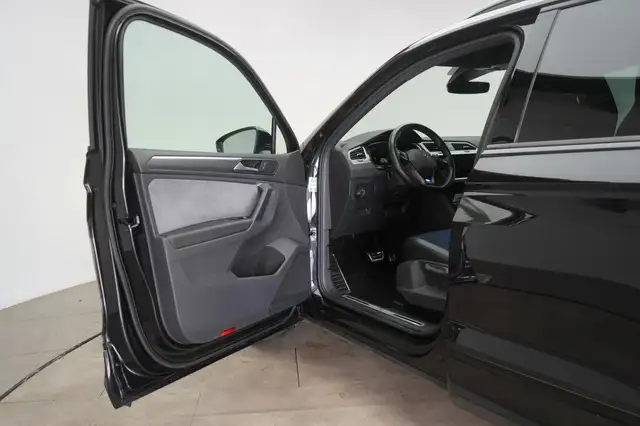Volkswagen Tiguan view 11