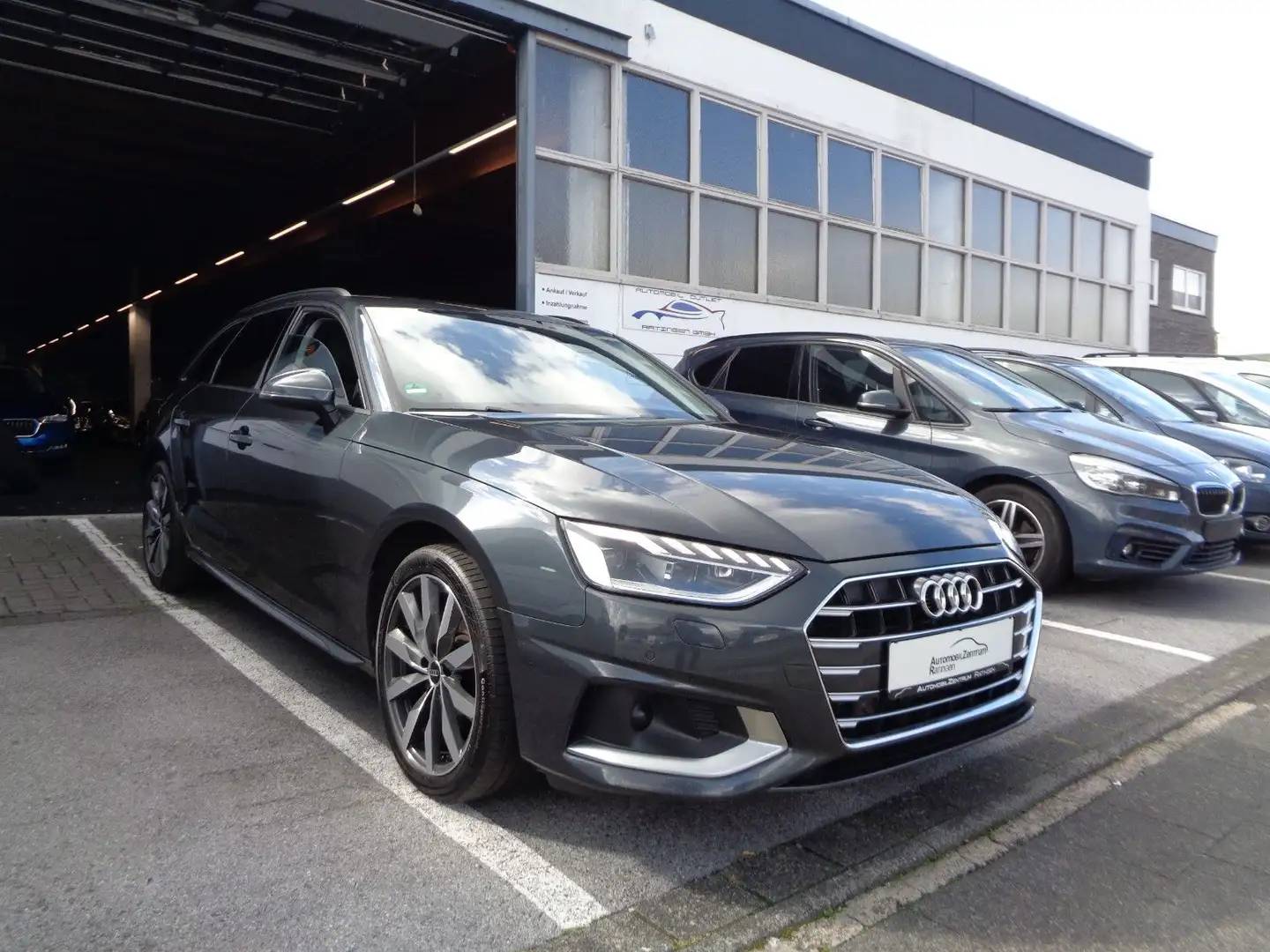 Audi A4 Avant 35 TDI advanced 1.HAND*MATRIX*TOP ZUST* Grau - 1