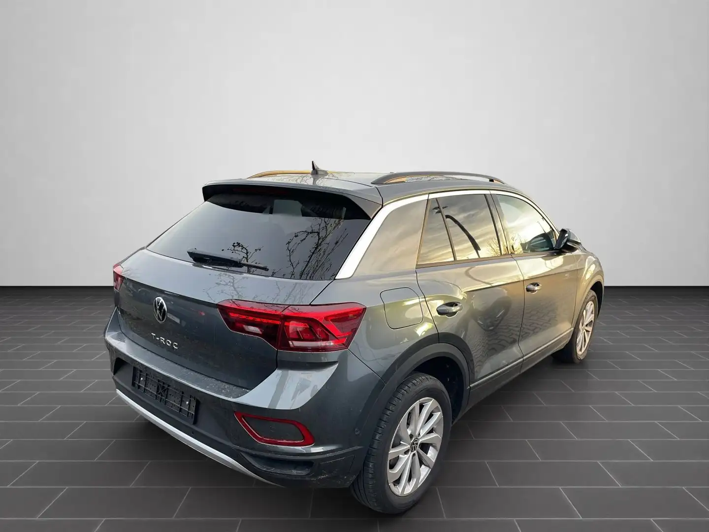 Volkswagen T-Roc T-ROC T-Roc Life 1.5 l TSI OPF 110 kW (150 PS) 7 Grau - 2