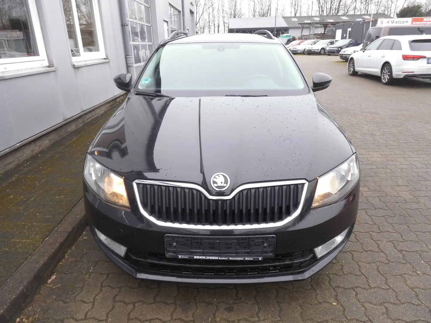 Skoda Octavia Combi 2.0TDI Ambition Schwarz - 1