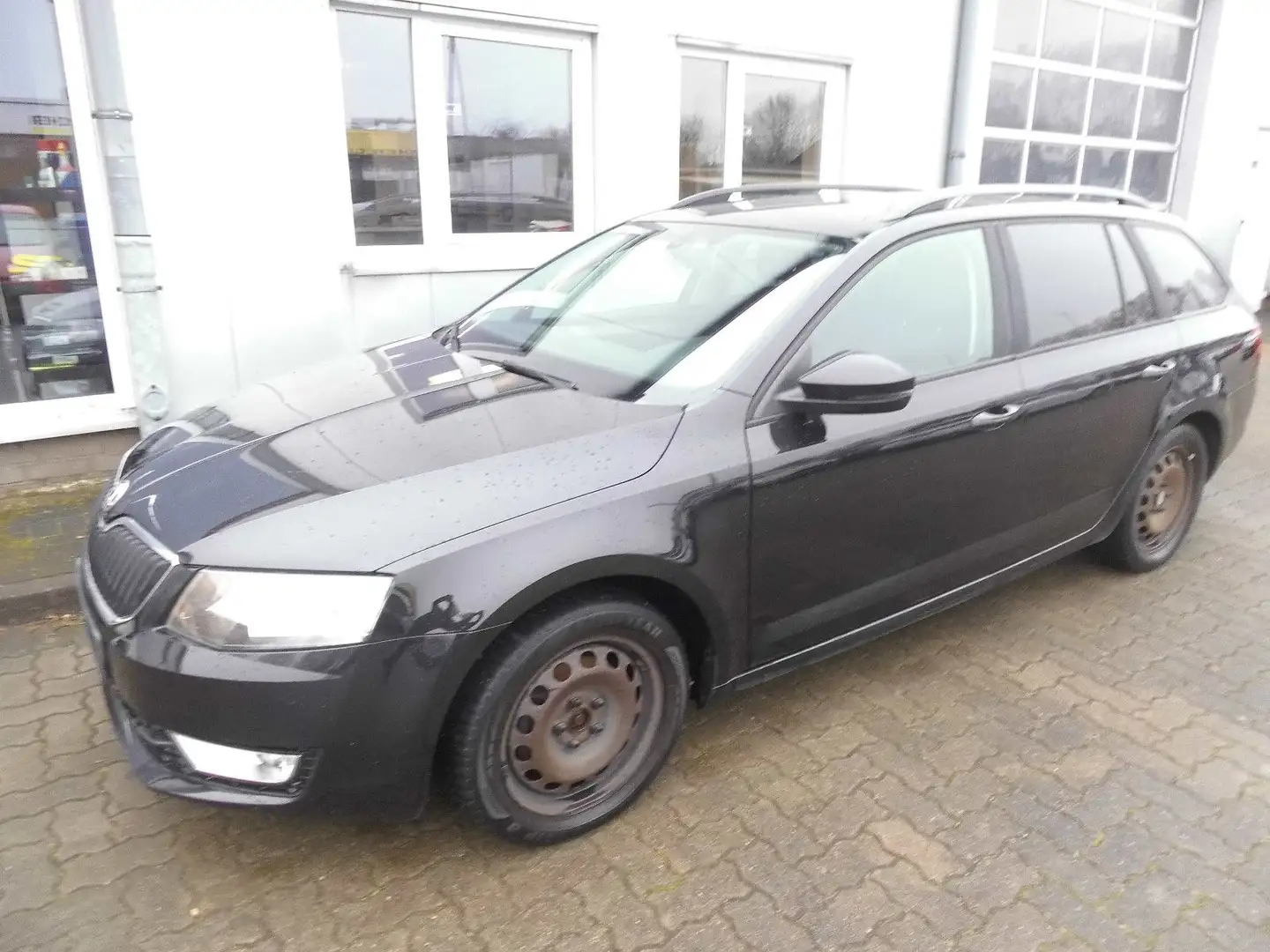 Skoda Octavia Combi 2.0TDI Ambition Schwarz - 2