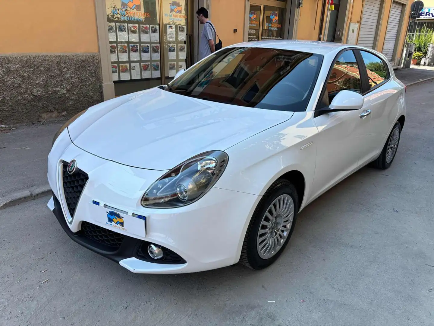 Alfa Romeo Giulietta 1.4 Turbo 120 CV Blanc - 1