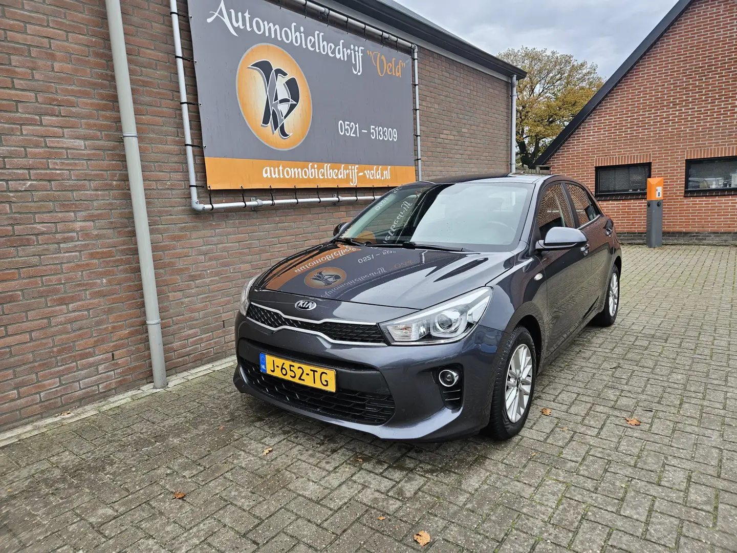 Kia Rio 1.0 TGDI DynamicLine Grau - 1