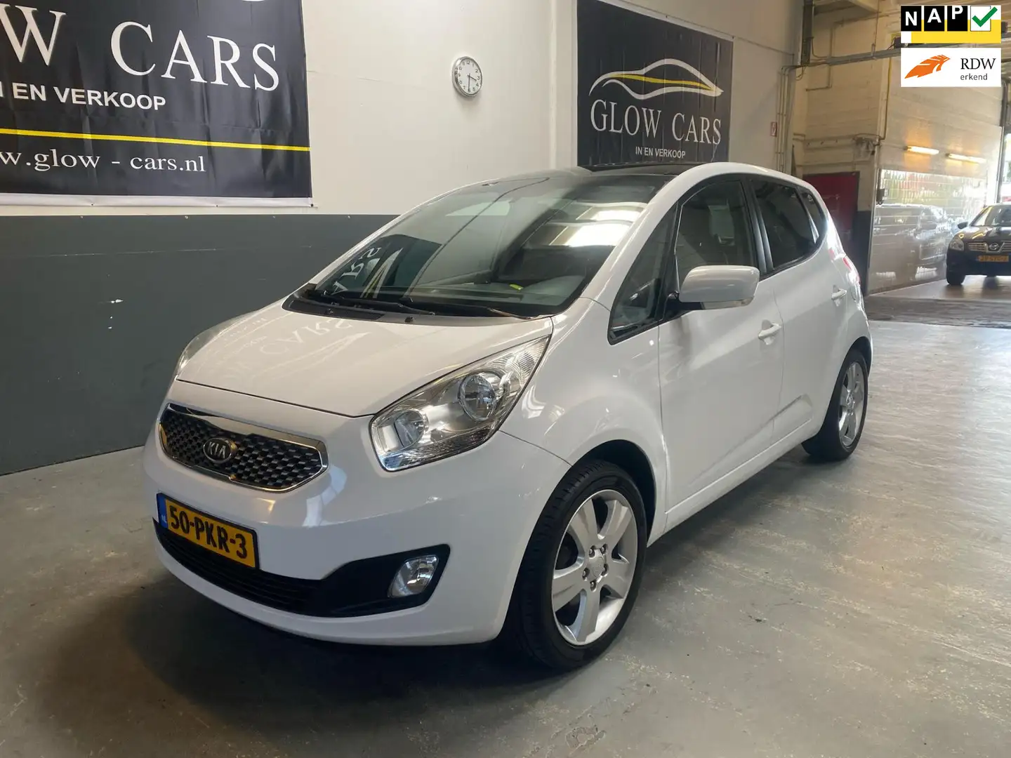 Kia Venga 1.4 CVVT Fuse AIRCO|NAP|CRUISE|PANO Wit - 1