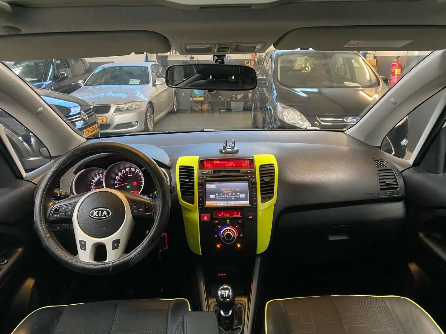 Kia Venga 1.4 CVVT Fuse AIRCO|NAP|CRUISE|PANO Wit - 2