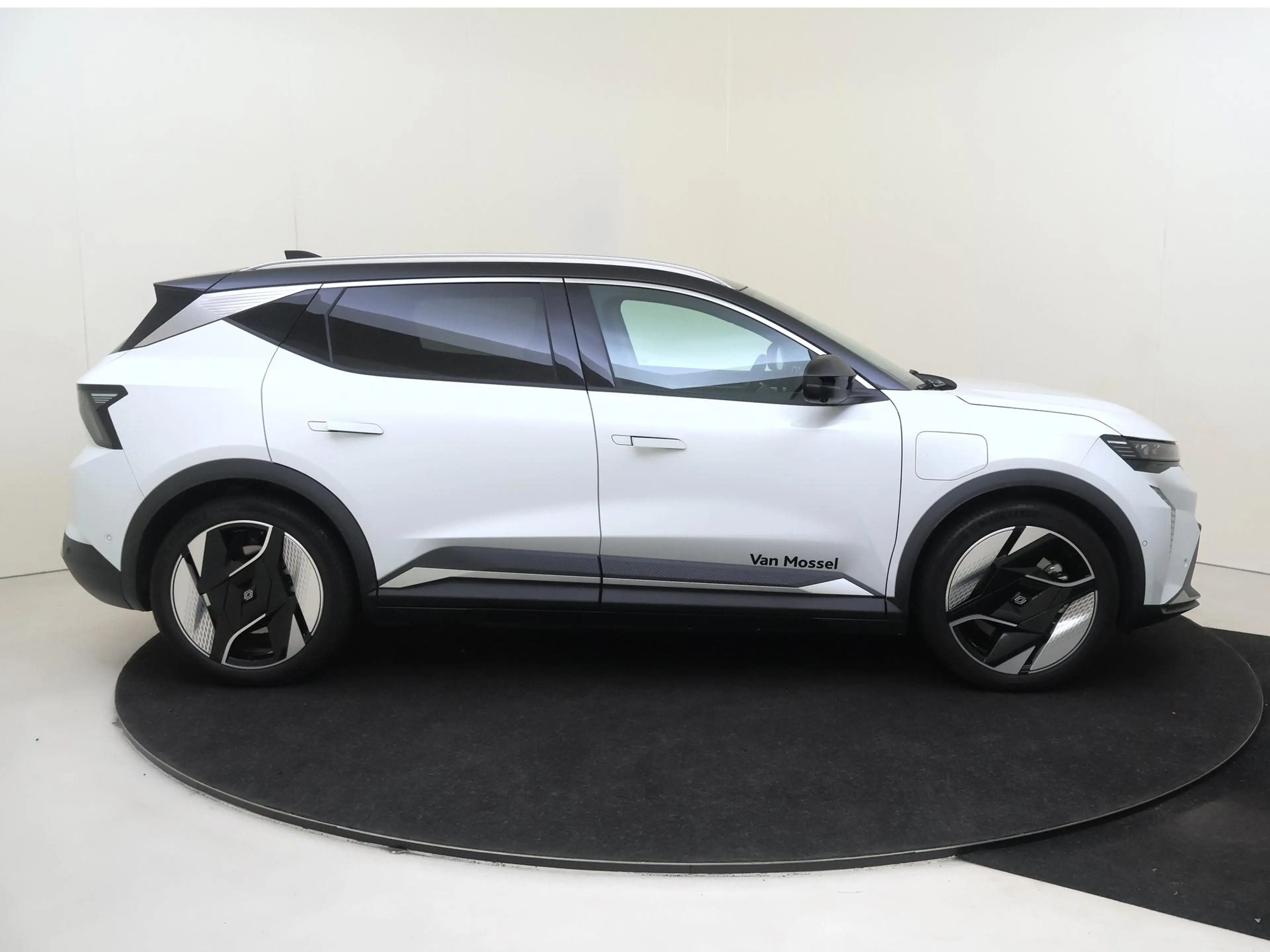 Renault Scenic E-Tech EV87 long range iconic | Two-tone Blanc Nac — photo 9