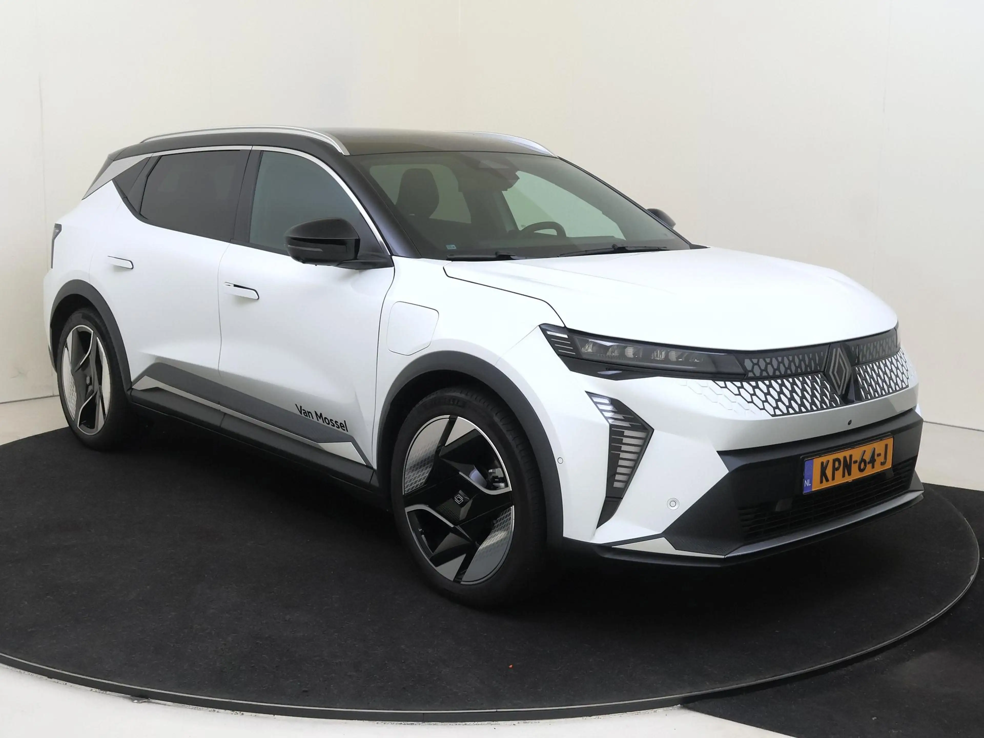 Renault Scenic E-Tech EV87 long range iconic | Two-tone Blanc Nac — photo 2