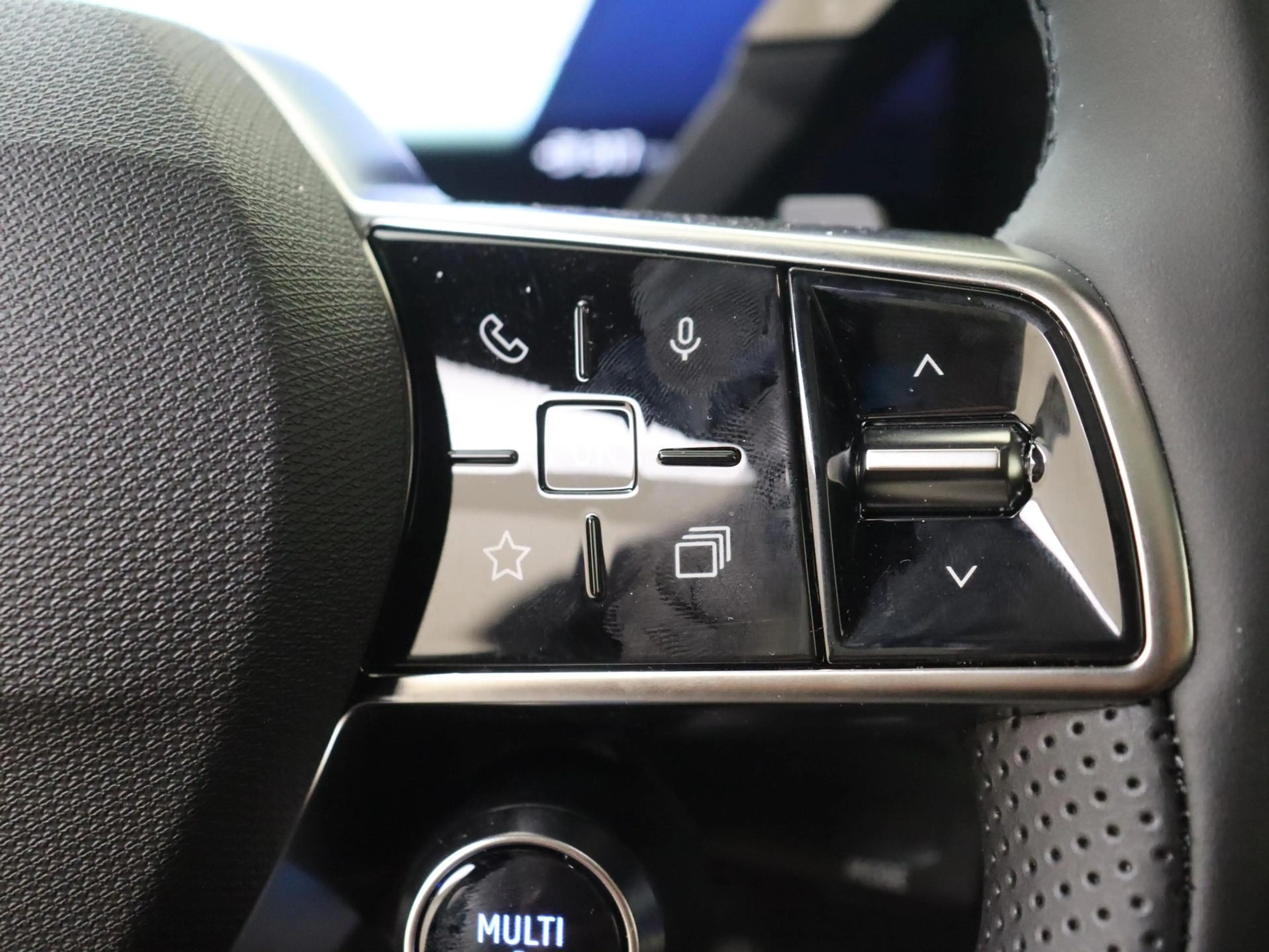 Renault Scenic E-Tech EV87 long range iconic | Two-tone Blanc Nac — photo 13