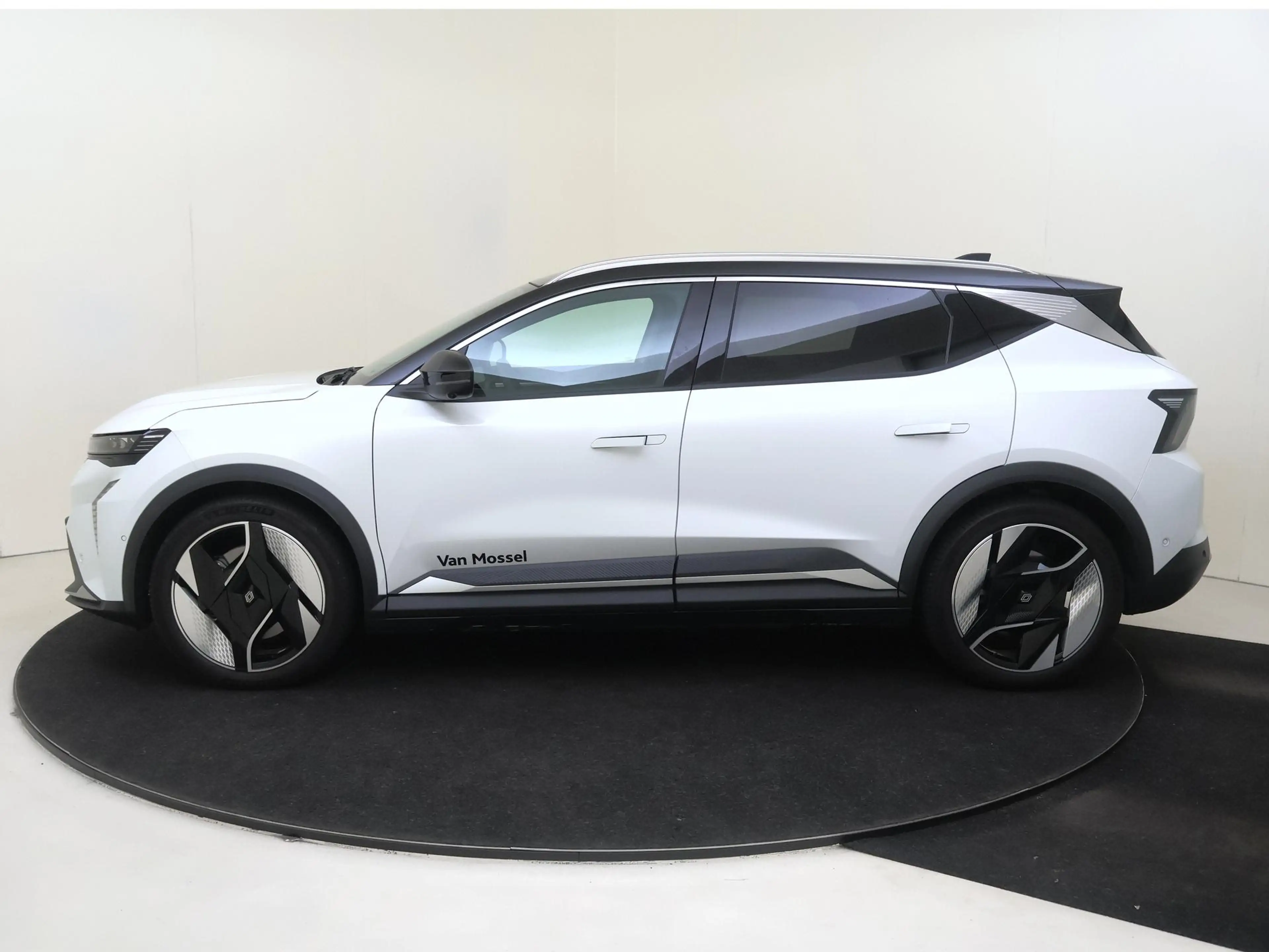 Renault Scenic E-Tech EV87 long range iconic | Two-tone Blanc Nac — photo 8