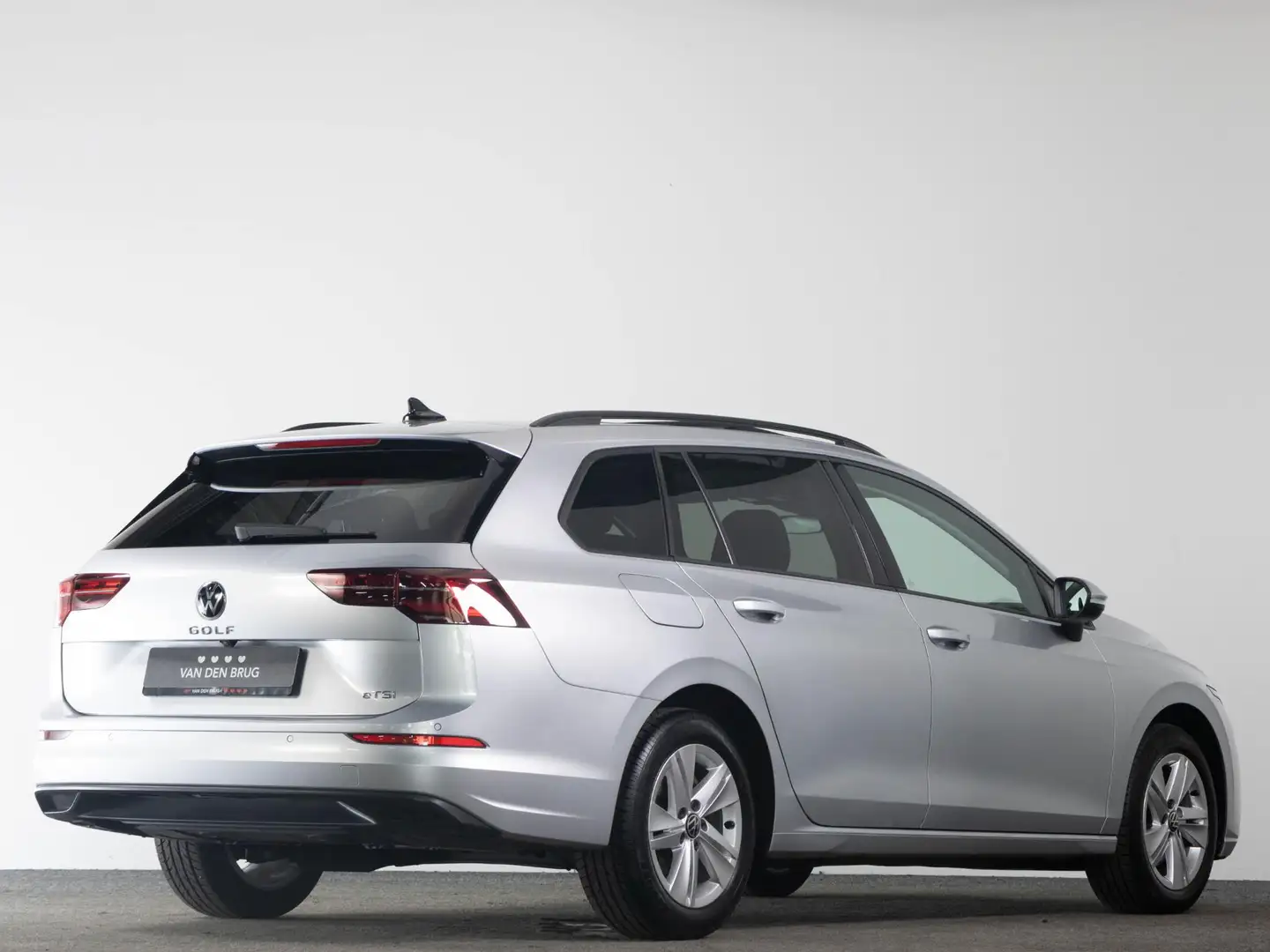 Volkswagen Golf Variant 1.0 eTSI Life DSG | LED | Panoramadak | Camera | S Zilver - 2