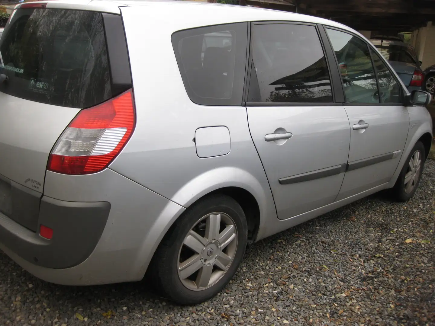 Renault Scenic 1.5 dCi 7pl clim nv courroie 210 000km ctok Grijs - 2